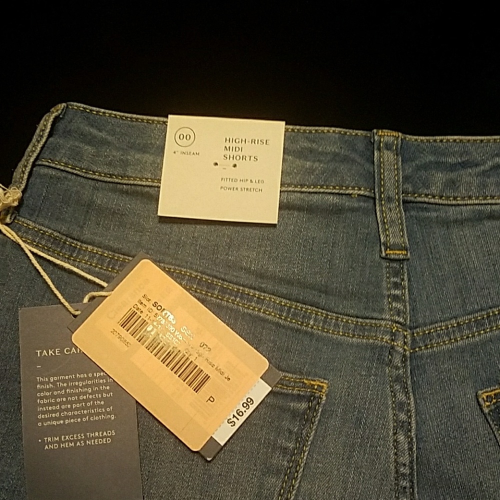 Universal Thread High Rise Shorts - Picture 3 of 3